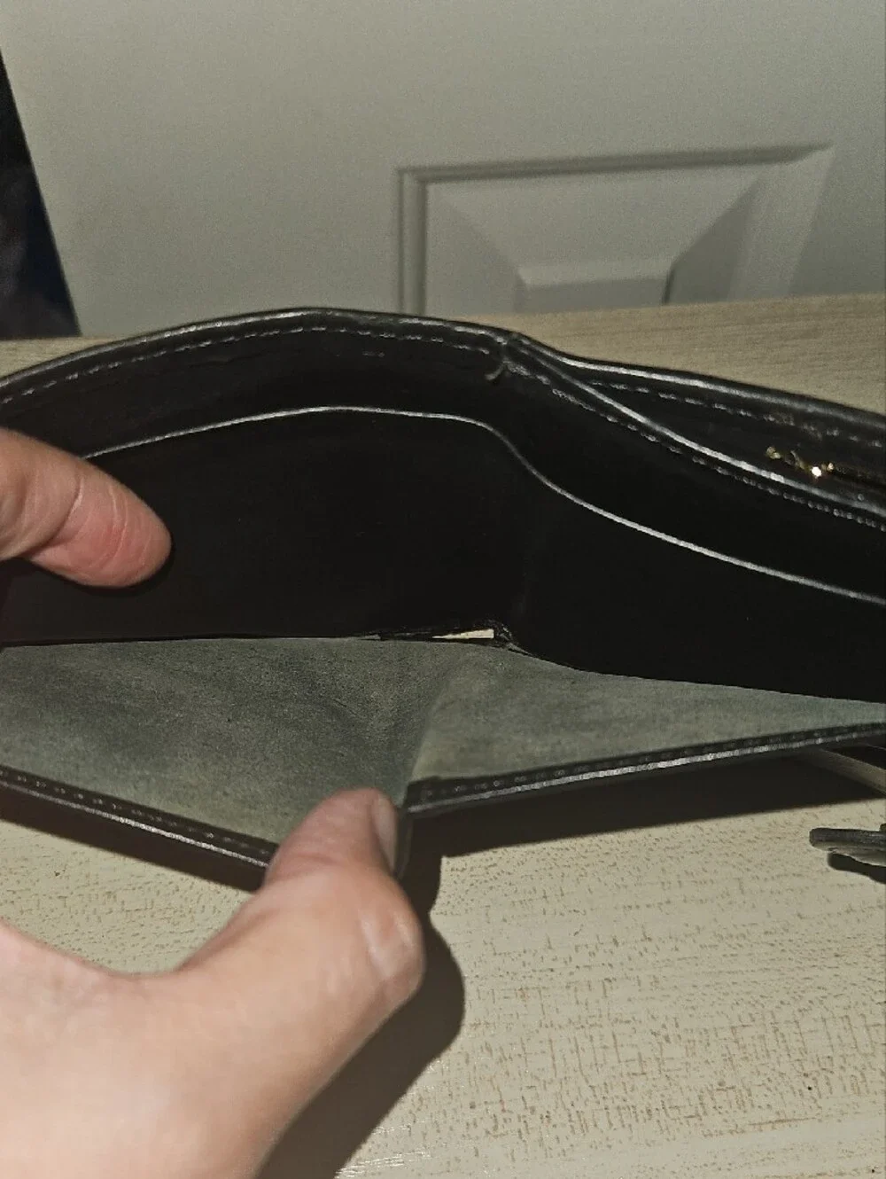 Coach EUC Kisslock Vintage Black Leather Compact Wallet
